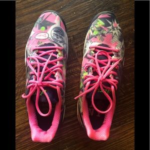 Asics Shoes - Like new women’s ASICS tennis shoes. Asics Shoes - Like new women’s ASICS tennis shoes.